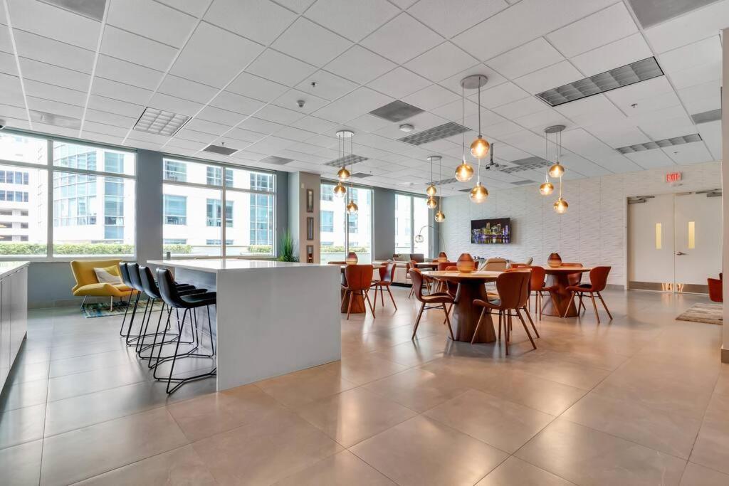 Апартаменты Modern 2/2 With Beautiful Ocean And Brickell Views Майами Экстерьер фото
