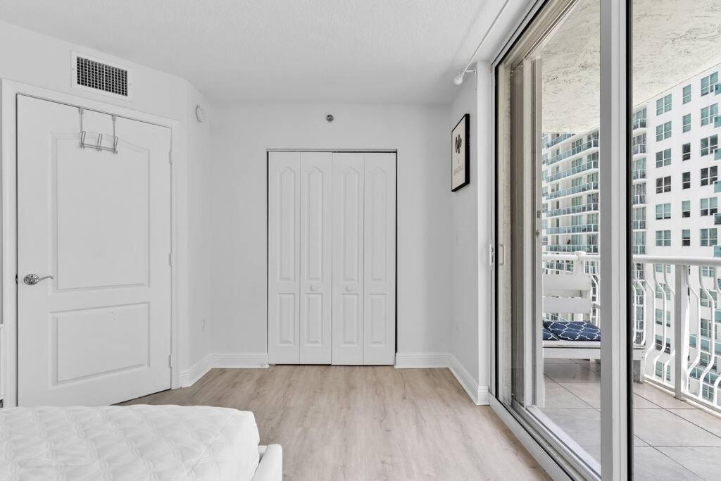 Апартаменты Modern 2/2 With Beautiful Ocean And Brickell Views Майами Экстерьер фото