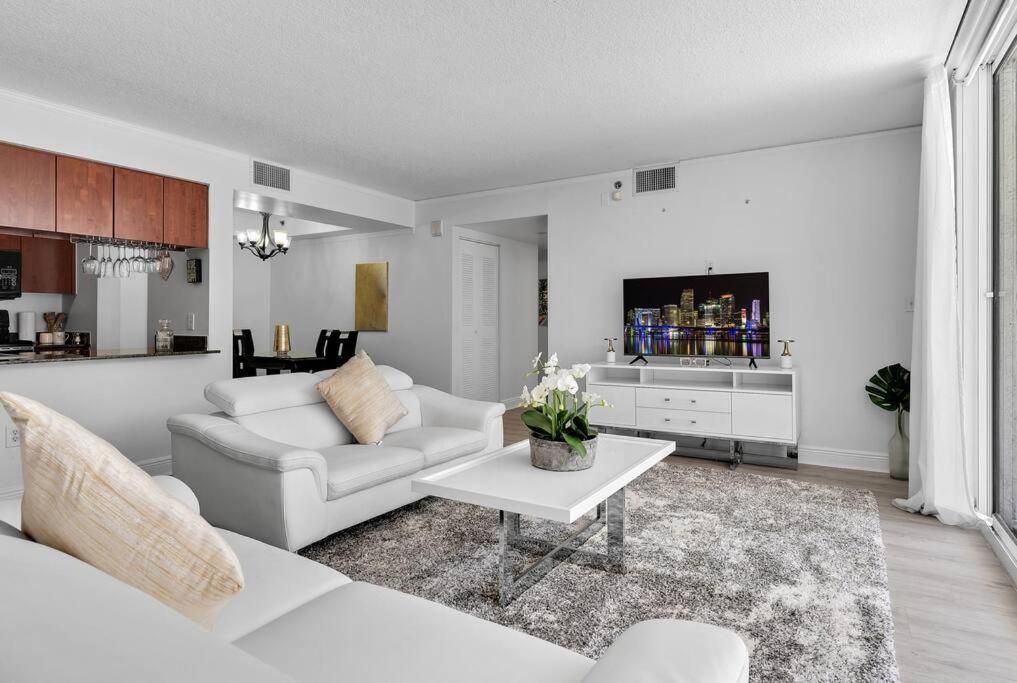 Апартаменты Modern 2/2 With Beautiful Ocean And Brickell Views Майами Экстерьер фото