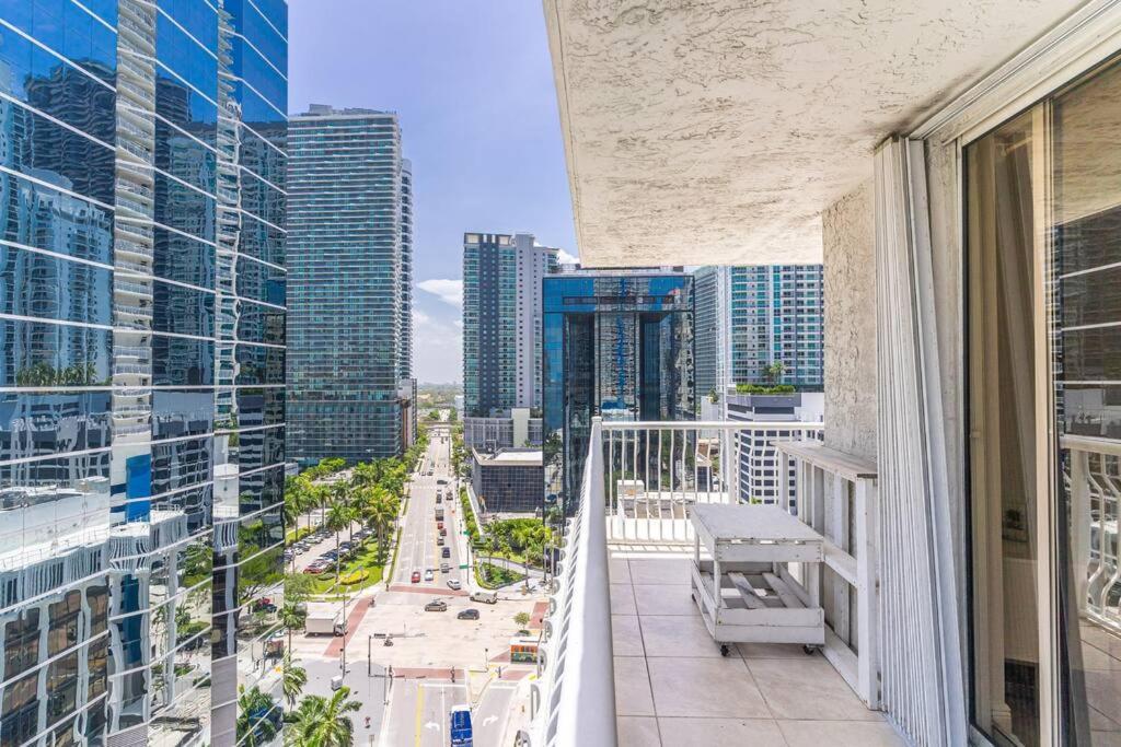 Апартаменты Modern 2/2 With Beautiful Ocean And Brickell Views Майами Экстерьер фото